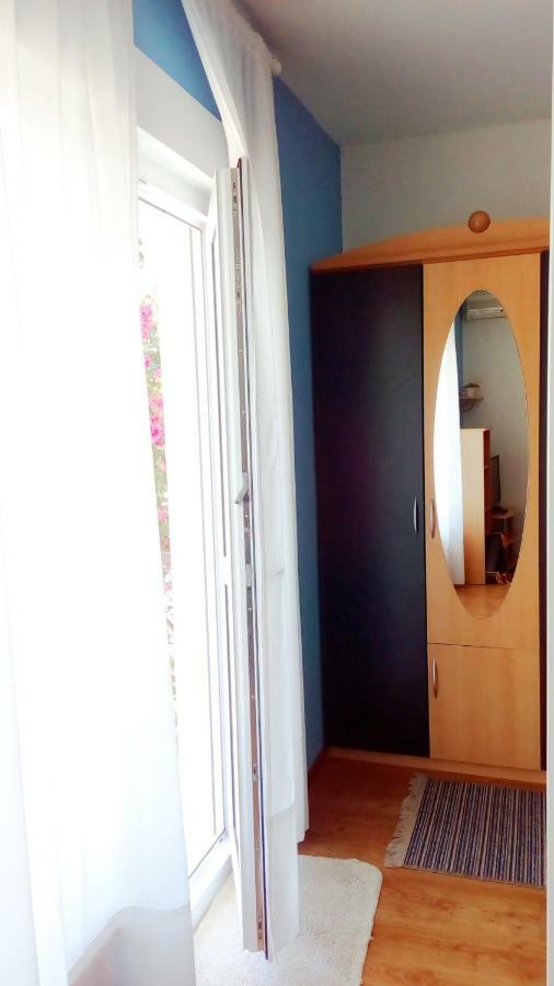Apartmani Komunela 우마그 외부 사진