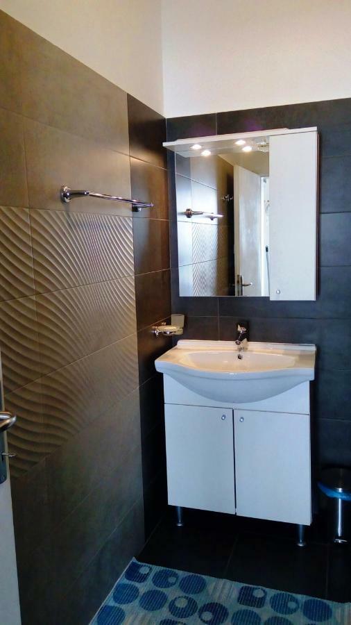 Apartmani Komunela 우마그 외부 사진