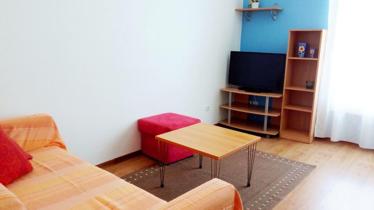 Apartmani Komunela 우마그 외부 사진