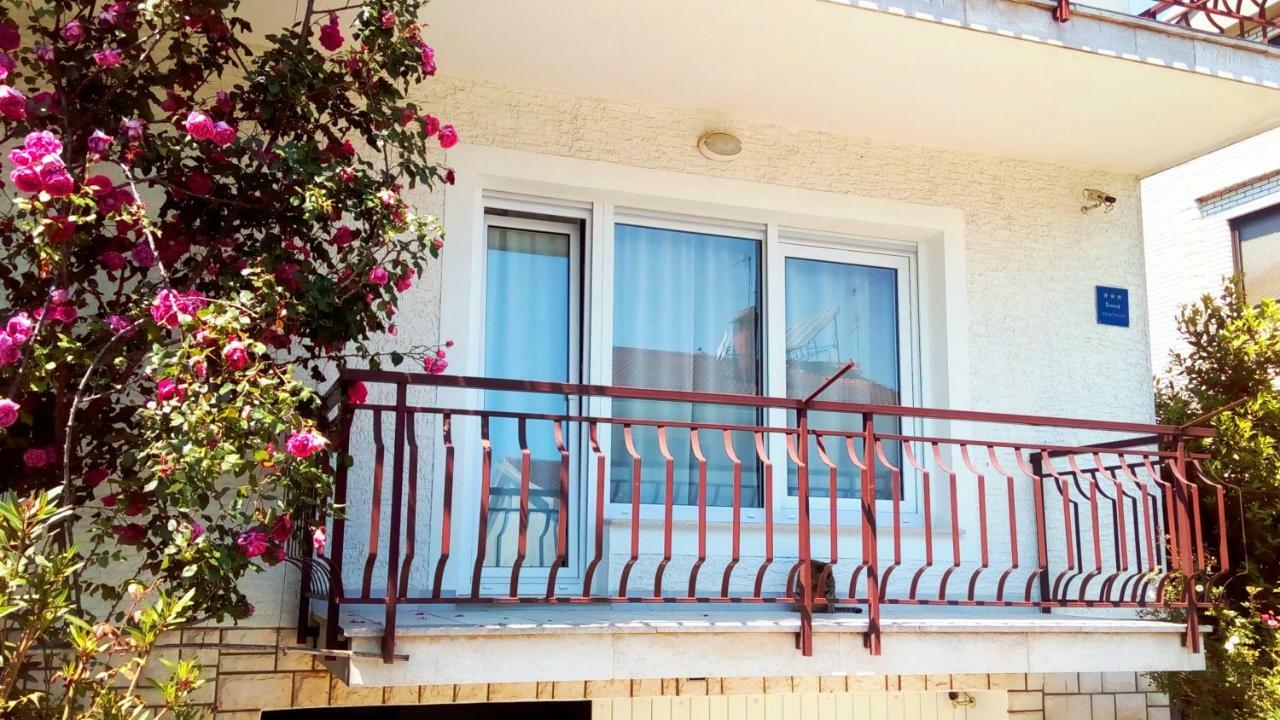 Apartmani Komunela 우마그 외부 사진