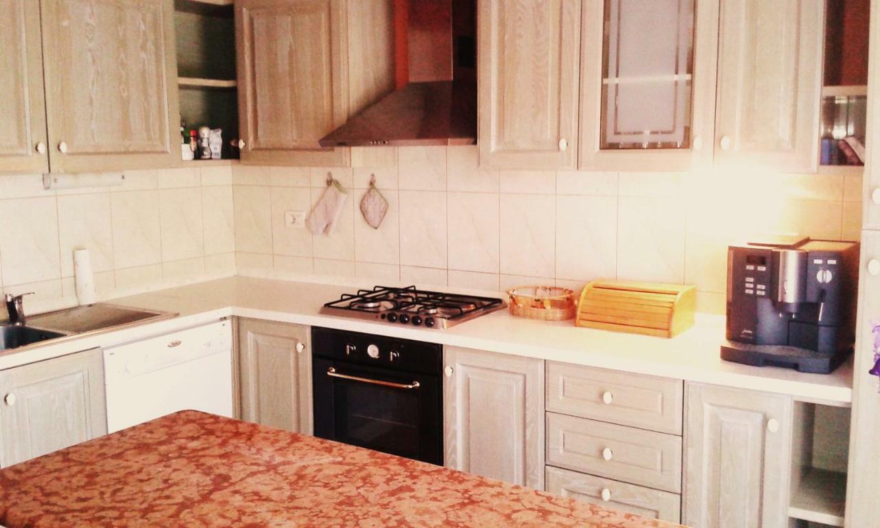 Apartmani Komunela 우마그 외부 사진